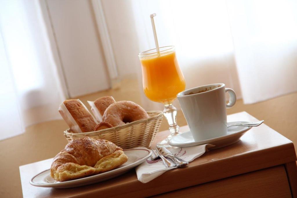 Hostal Europa Pension Irun Bagian luar foto