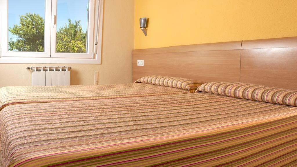 Hostal Europa Pension Irun Bagian luar foto
